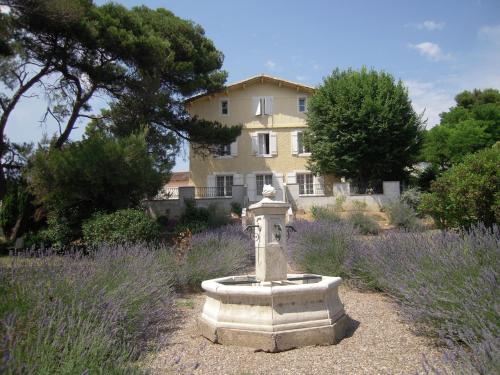 Taman di luar Le Havre Guest room in the heart of the vineyard no2307