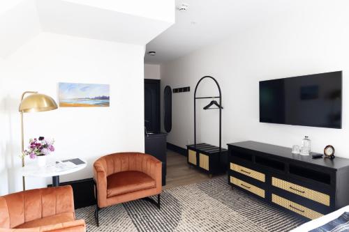 Телевизор и/или развлекательный центр в Hotel Thaxter