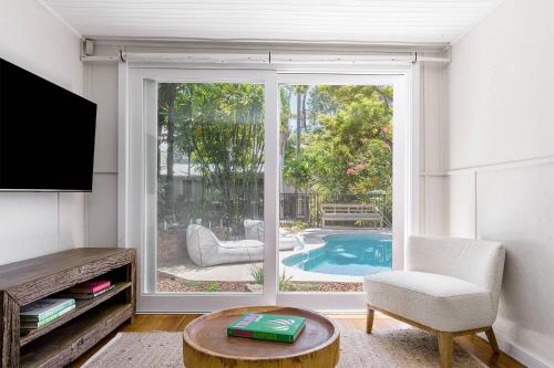 A PERFECT STAY - Jungleland Orchid Studio