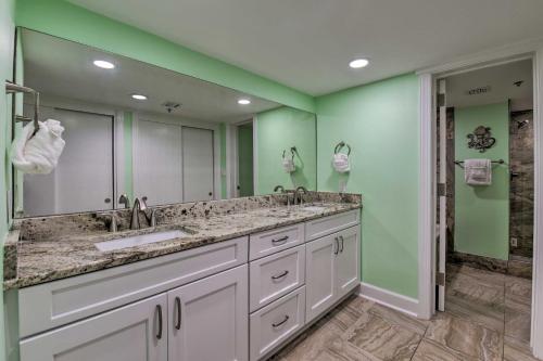 Gulf View Destin Condo with Resort Pool & Spa! photo 9