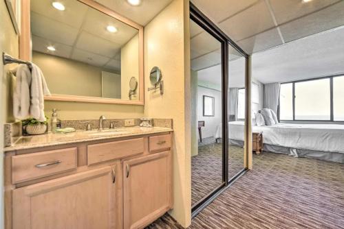 Postel nebo postele na pokoji v ubytování Maui Oceanview Penthouse at Kaanapali Resort