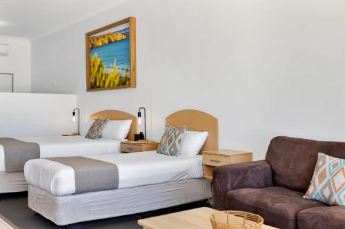 Χώρος καθιστικού στο Coast Motel and Apartments