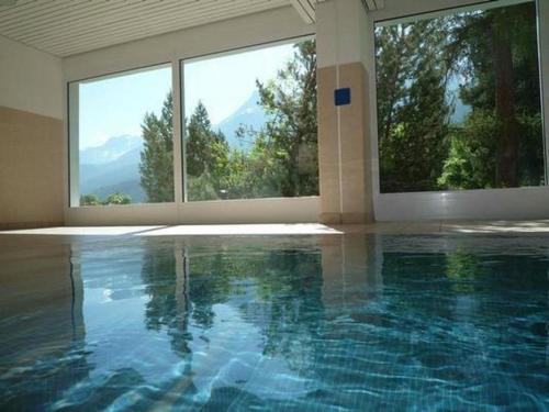 Bazén v ubytování Brentsch Park B - Ski Wandern Relax Pool Sauna Free WiFi nebo v jeho okolí