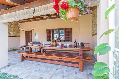 Ferienhaus in Orihi mit Garten, Terrasse und Grill
