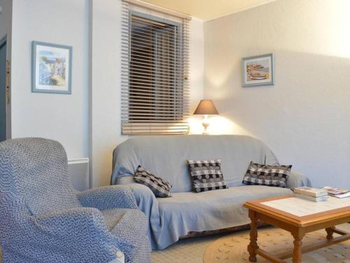 Photo de la galerie de l'établissement Appartement RDC avec Terrasse - 2 Chambres, 6 Couchages, Parking, à 500m du Port - Banyuls-sur-Mer - FR-1-225C-55, à Banyuls-sur-Mer