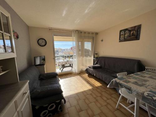 Studio cabine avec piscine, parking, climatisation et animaux admis