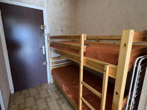 Studio cabine avec piscine, parking, climatisation et animaux admis