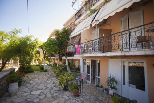 Gallery image of Giorgio Apartments in Nikiana