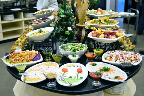 Makanan di atau berdekatan hotel