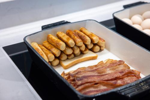 ホテルの敷地内または近くでの食事または食べ物