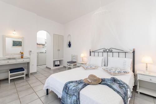 Gallery image of Zanneta Apartments & Suites in Mikri Vigla