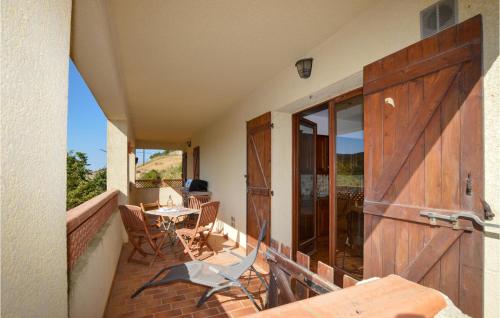 Balkón alebo terasa v ubytovaní Cozy Apartment In Porticcio With Wifi