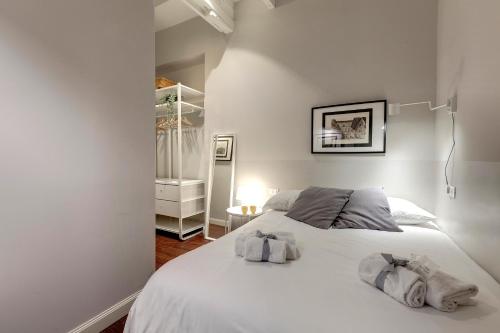 Cloe Apartment by Mamo Florence