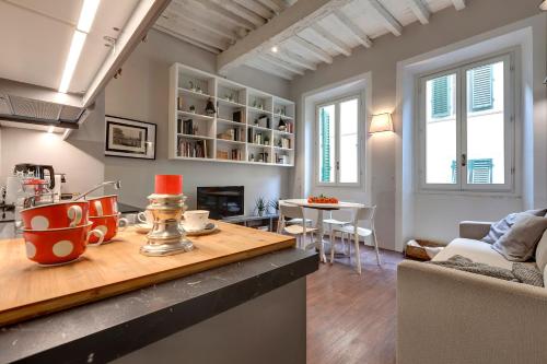 Cloe Apartment by Mamo Florence