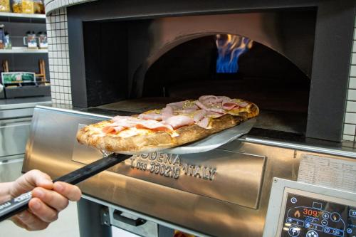 Jídlo v hostelu nebo okolí