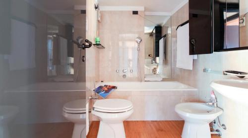 Kylpyhuone majoituspaikassa Terrazza Torno