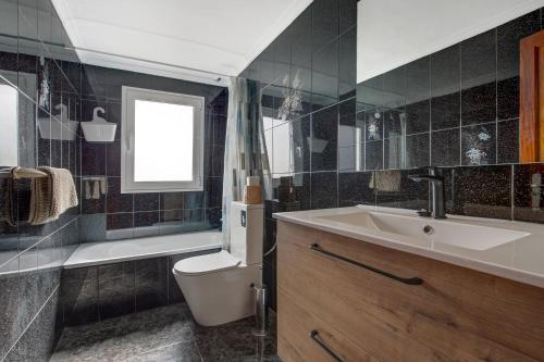 A bathroom at El Cotillo Mar Beach