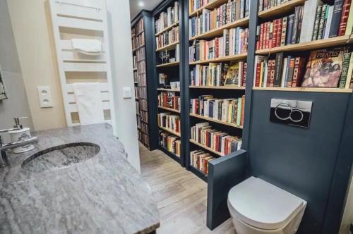 Photo de la galerie de l'établissement Quartiers Enfants Rouges,Bretagne - Appartement d'architecte 4P, à Paris