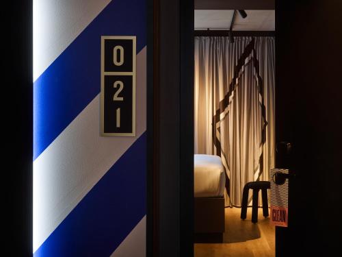Katil atau katil-katil dalam bilik di Tribe Paris Saint Ouen