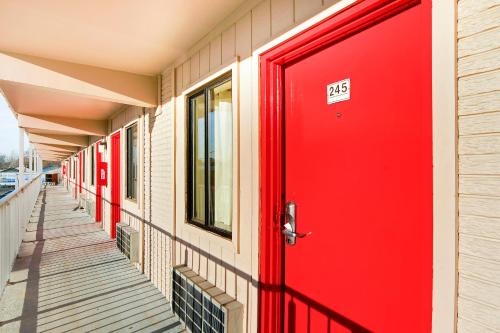 Gallery image of Hotel Petersburg VA I-95 & E Washington St in Petersburg