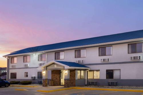 Super 8 by Wyndham Danville – Photos 3