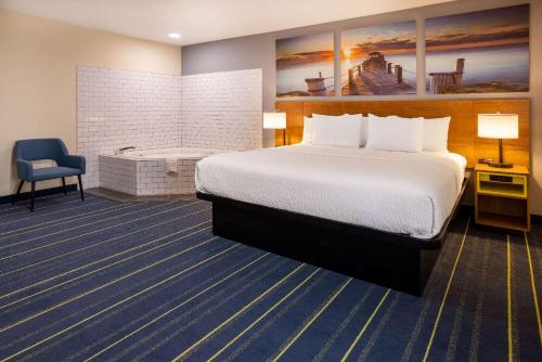Days Inn by Wyndham Graysonにあるベッド