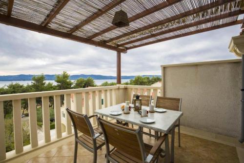 Apartment in Bol with sea view, terrace, air conditioning, WiFi 5121-2