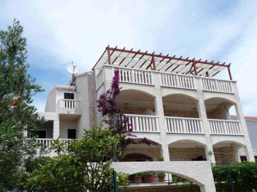 Apartment in Bol with sea view, terrace, air conditioning, WiFi 5121-5