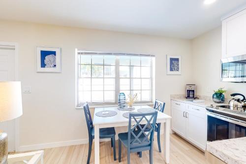 Lauderdale Looker -Unit 3 – Photos 3