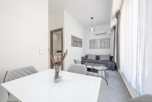 Χώρος καθιστικού στο Iguana Gold Luxury Suites 2 ( 1 min from Ermou street)