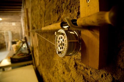 a metal door knob on a stone wall at Collingwood Arms Hotel in Cornhill-on-tweed