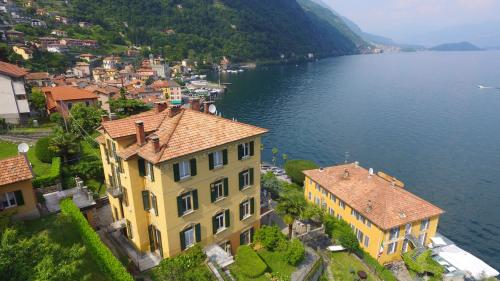 The Comfort - Big Apartment in Villa with Garden and Terrace