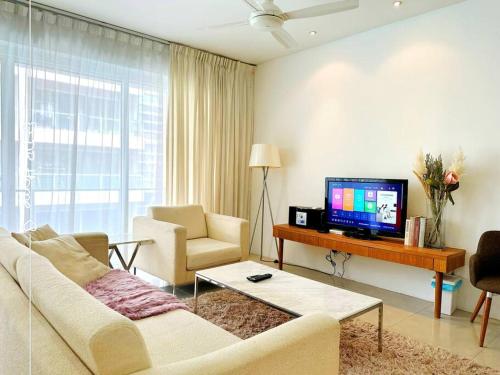 Pavilion 5 star Spacious 3R 8pax KLCenter