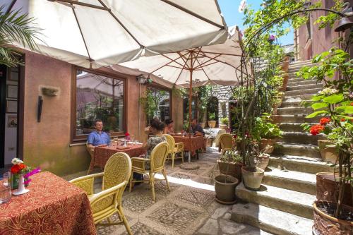 Zahrada ubytování Hotel Elimo