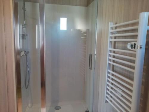 Koupelna v ubytování Le Maluti - Chalet climatisé à Hostens