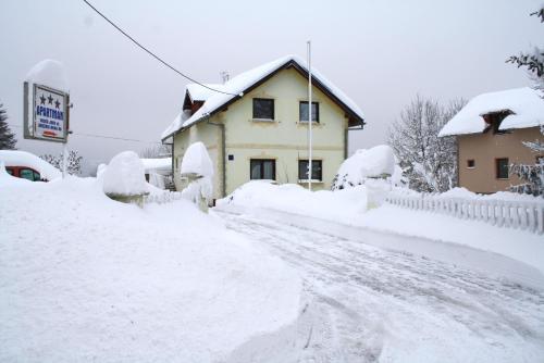 Gallery image of Apartments Vidoš in Drežnik Grad