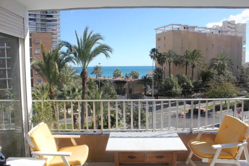 Departamento de categoría en Playa San Juan, con vistas al mar y a metros de la playa