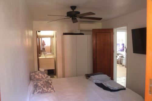 Departamento de categoría en Playa San Juan, con vistas al mar y a metros de la playa