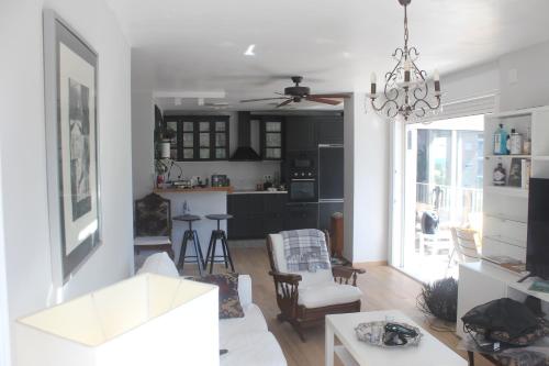 Departamento de categoría en Playa San Juan, con vistas al mar y a metros de la playa