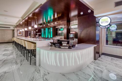 Holiday Inn - Kansas City - Downtown, an IHG Hotel Image
