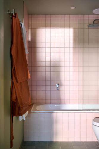 Bagno di River Drive Motel
