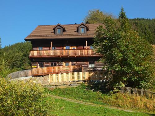 Nähe Talstation Turracher Höhe, Ferienwohnung in urigem Holzhaus