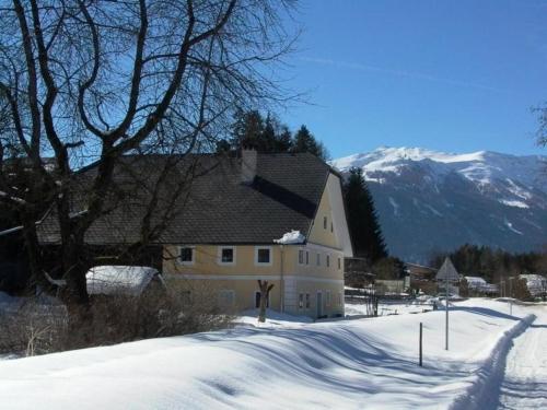 Erdgeschoss-Wohnung in restauriertem Bauernhaus