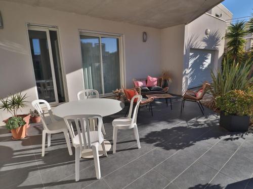 Fotografia z galérie ubytovania Villa climatisée indépendante avec jardin et WIFI, proche plage et commerces à Sète, quartier Villeroy - FR-1-472-176 v destinácii Sète