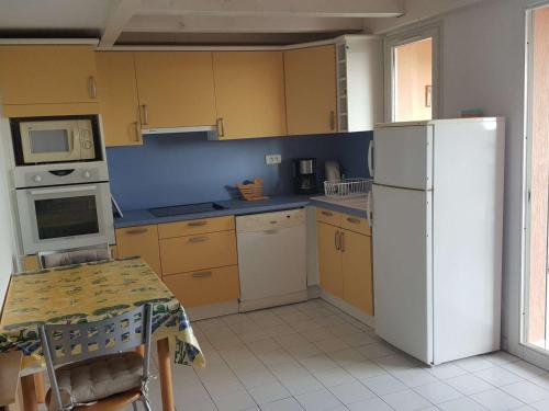 Appartement duplex 3 pièces avec piscine, climatisation et garage à Port Camargue