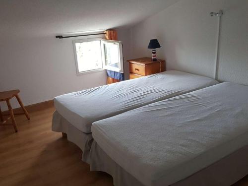 Appartement duplex 3 pièces avec piscine, climatisation et garage à Port Camargue