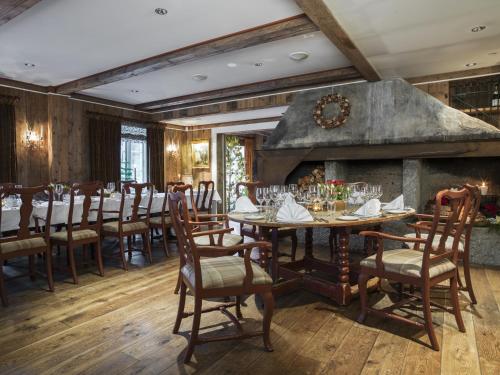 Restoran atau tempat lain untuk makan di Angvik Gamle Handelssted - by Classic Norway Hotels