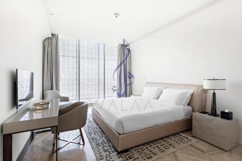 Krevet ili kreveti u jedinici u okviru objekta Walaa Homes-Luxury Two Bedroom at DAMAC Exclusiva Tower Riyad Saudia-1304