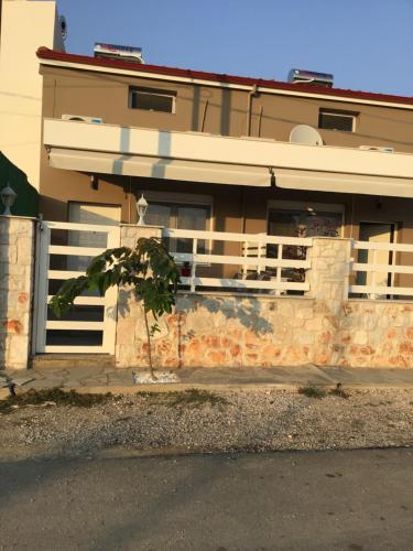 El edificio en el que está la casa vacacional