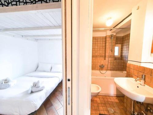Cozy Apartment in Pigneto up to 4